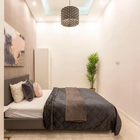 아파트 Quiet Center Near Heroes Square By Cavaland